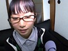 ウブでメガネなオタクっ娘 ともみ サンプル動画サムネイル